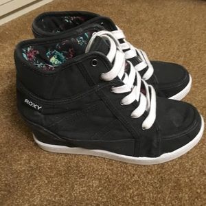 Roxy hidden heel tennis shoes